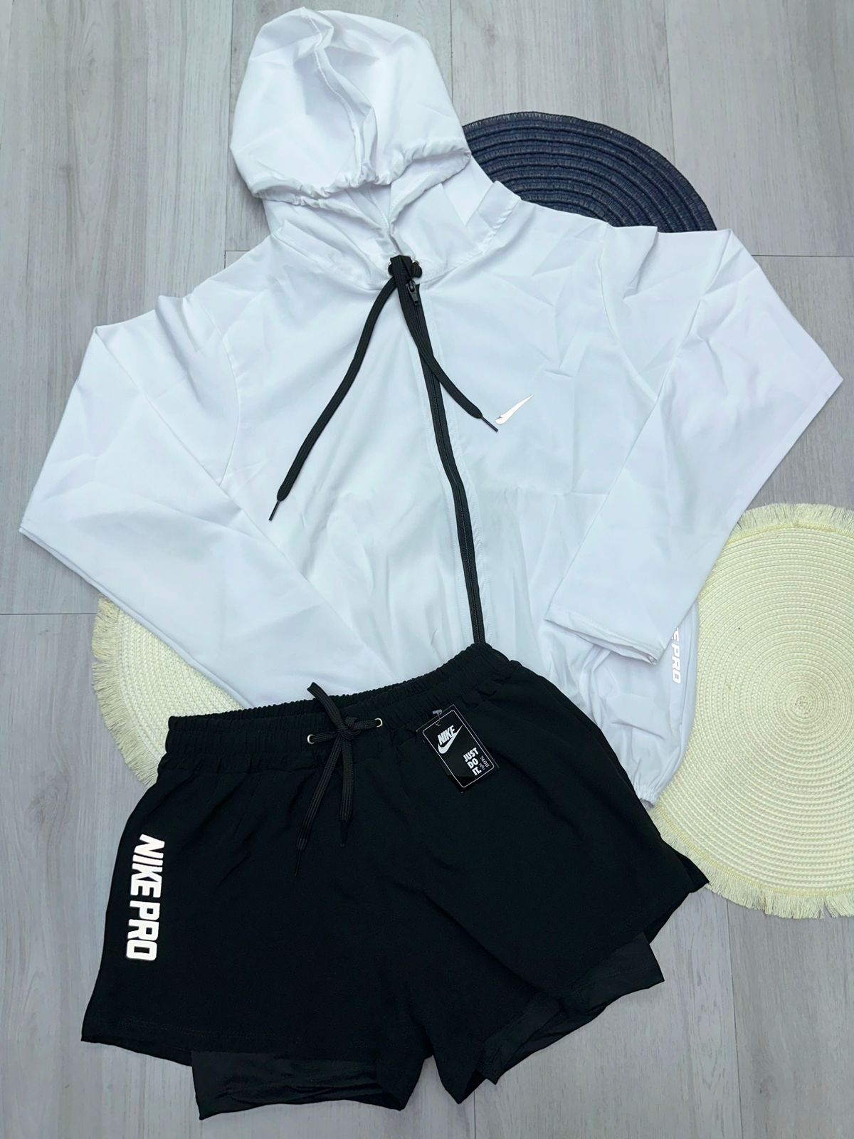 🏃‍♀️ Set Deportivo con Chaqueta y Short – Movimiento con Estilo
