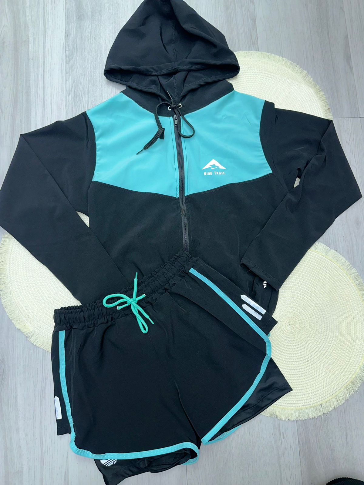 🏃‍♀️ Set Deportivo con Chaqueta y Short – Movimiento con Estilo